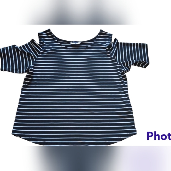 NWT TanJay Cold Shoulder Top - Picture 2 of 6